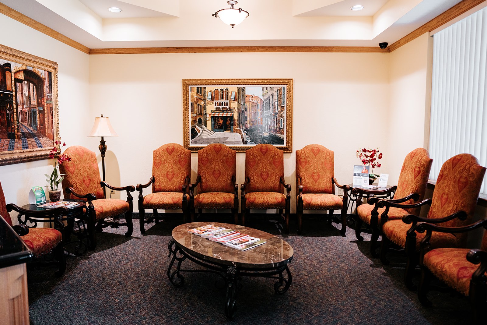 The reception lounge at Forte Implant Center