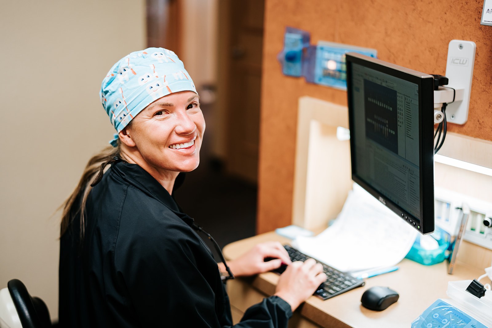 Forte Implant Center dental assistant chairside